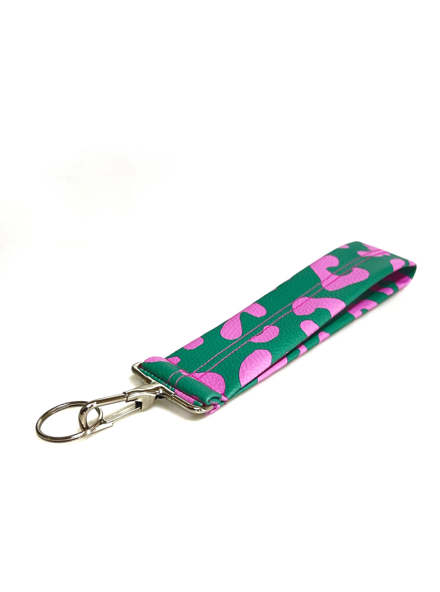 Schlüsselband Leo – handgemacht aus Kunstleder mit silbernem Karabiner und Schlüsselring